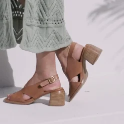 ISADORA LEATHER BLOCK HEEL SANDALS><noscript><img width=