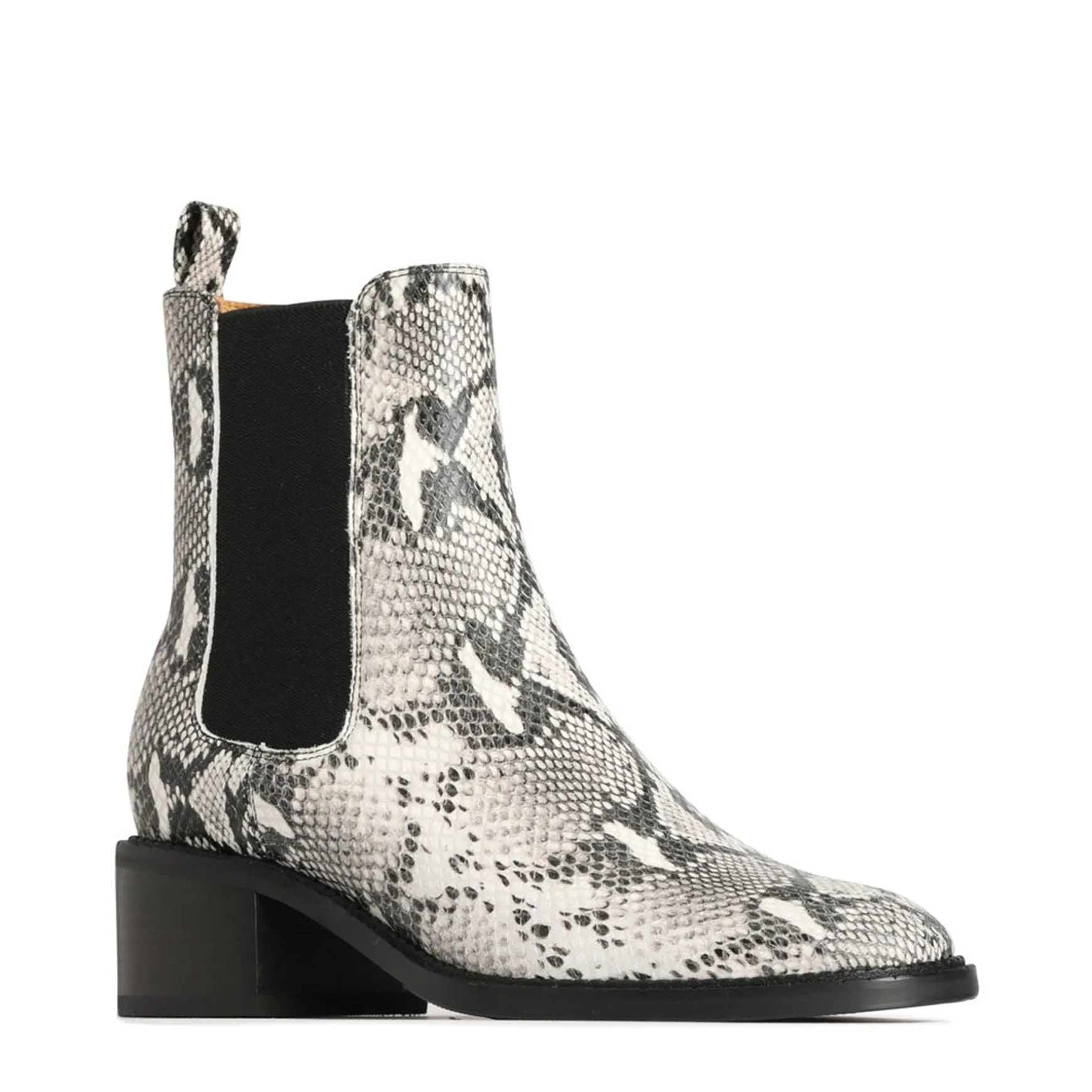 KENIA>EOS Footwear Outlet