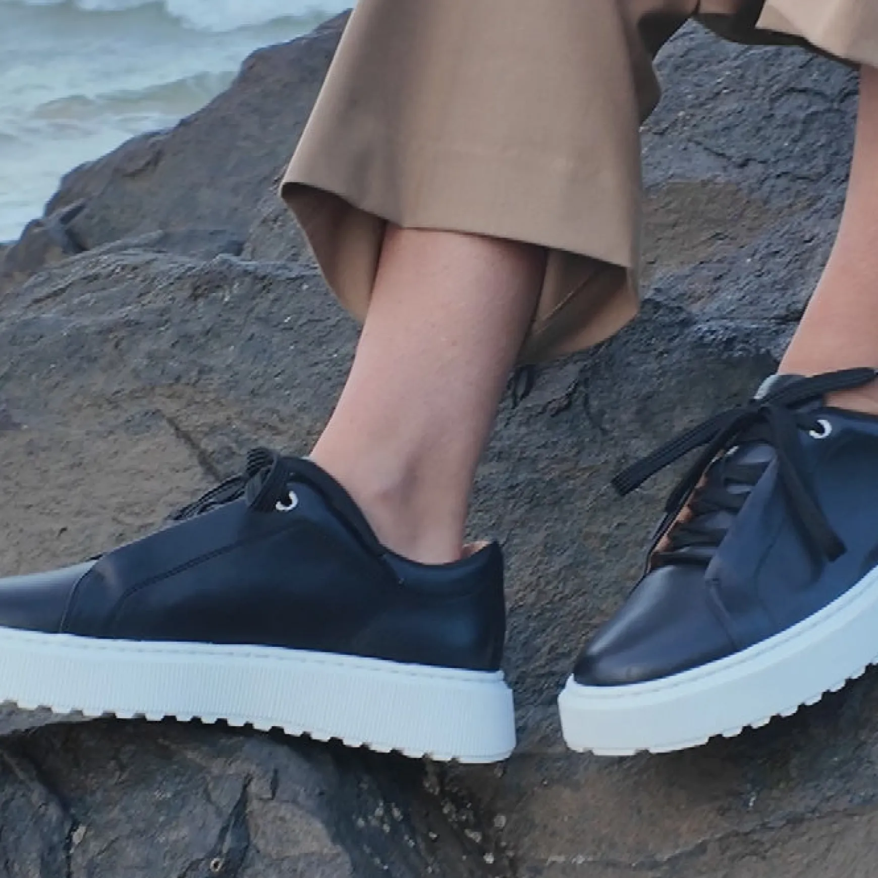 LAE>EOS Footwear Hot