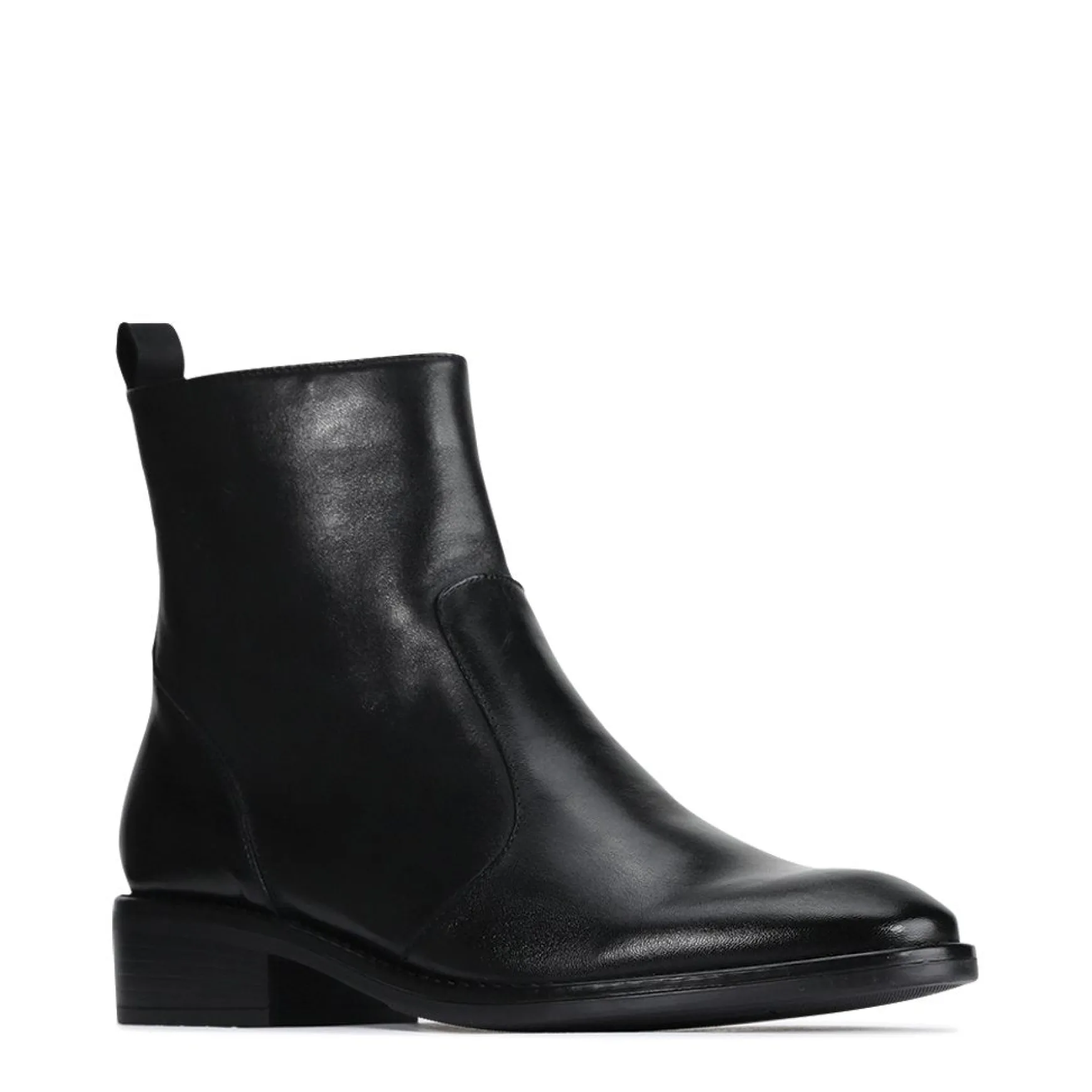 SELINE>EOS Footwear Sale