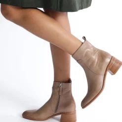 WYONA>EOS Footwear Clearance